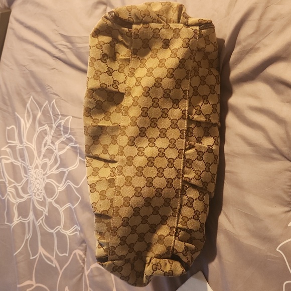 Gucci Abby (authentic) handbag ..perfect condition - Picture 6 of 8